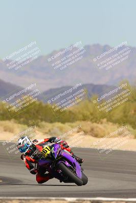 media/Oct-30-2022-CVMA (Sun) [[fb421c3cec]]/Race 5 Amateur Formula Middleweight/